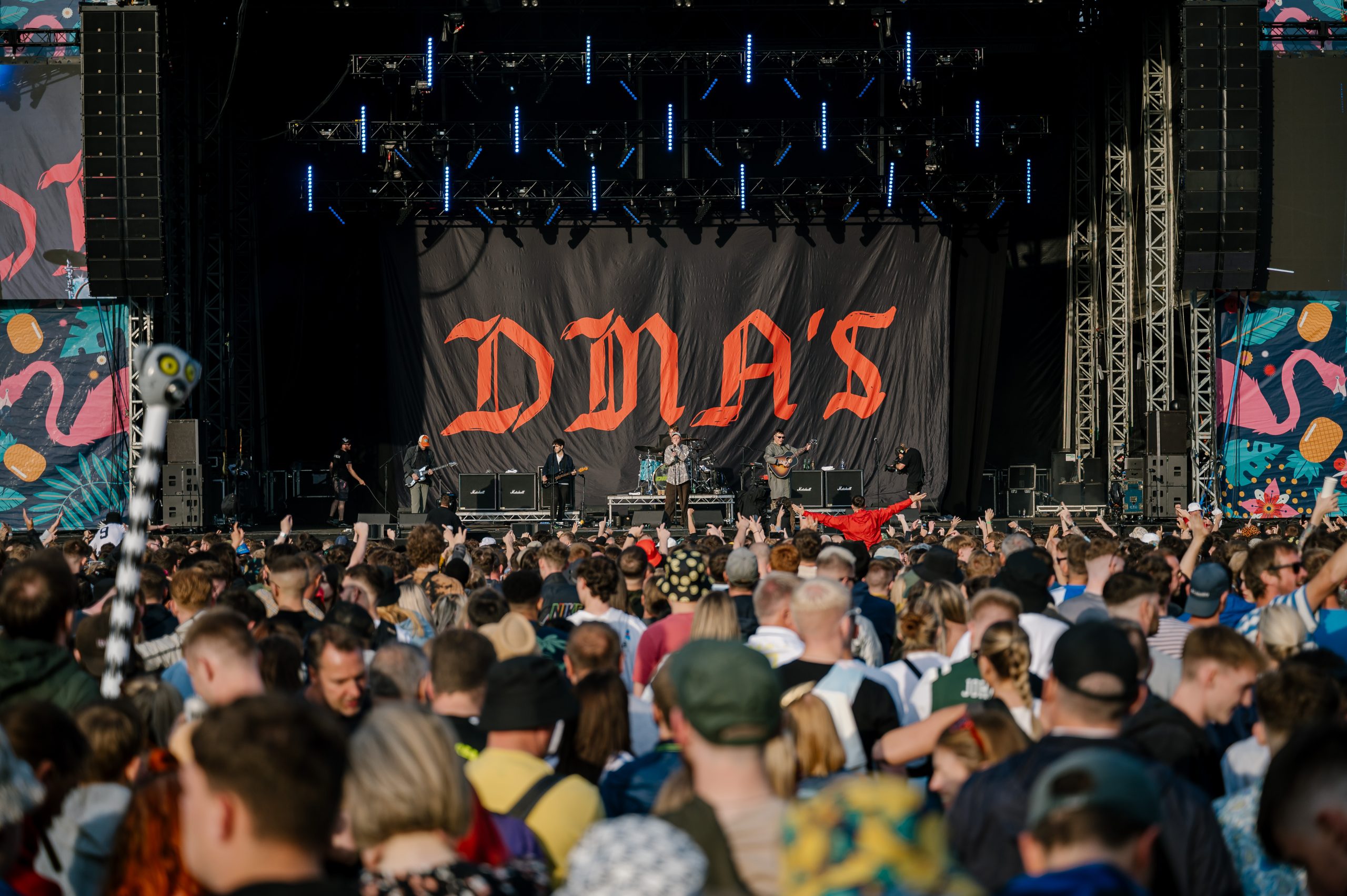 DMAs at Tramlines Festival credit L Melbourne